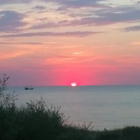 Landrynka Bed & Breakfast 4*