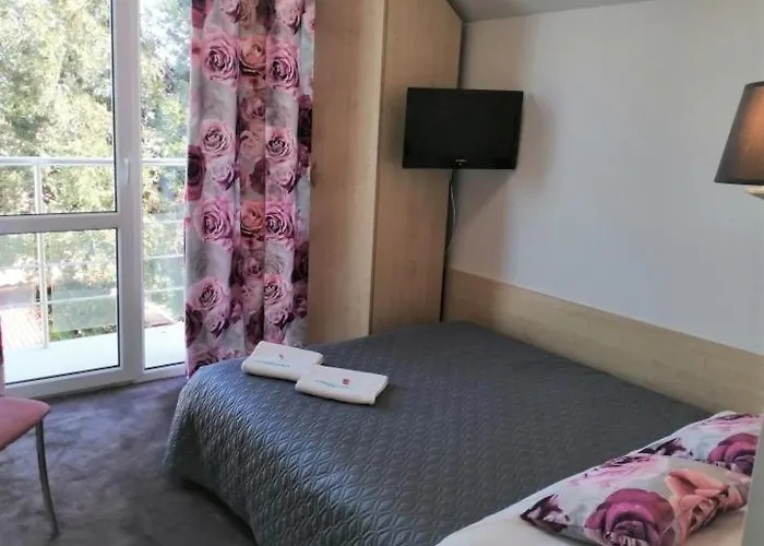 Landrynka Nocleg ze śniadaniem 4*